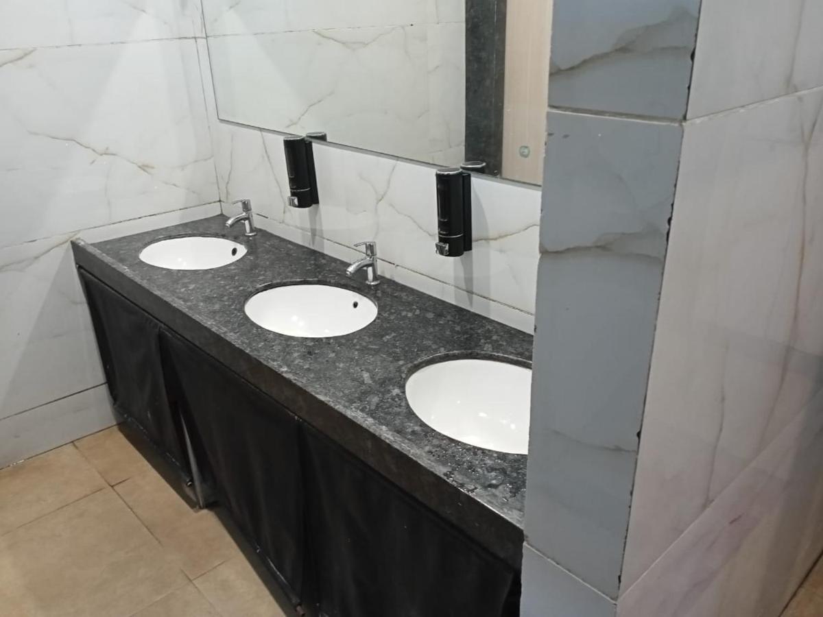Hotel Amigo Ratlām Zewnętrze zdjęcie