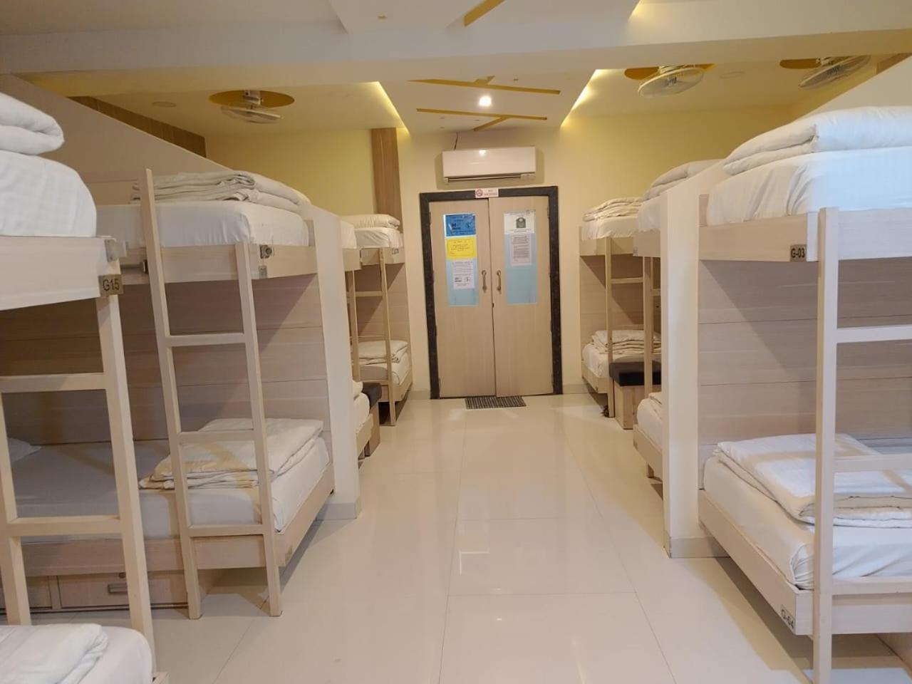 Hotel Amigo Ratlām Zewnętrze zdjęcie